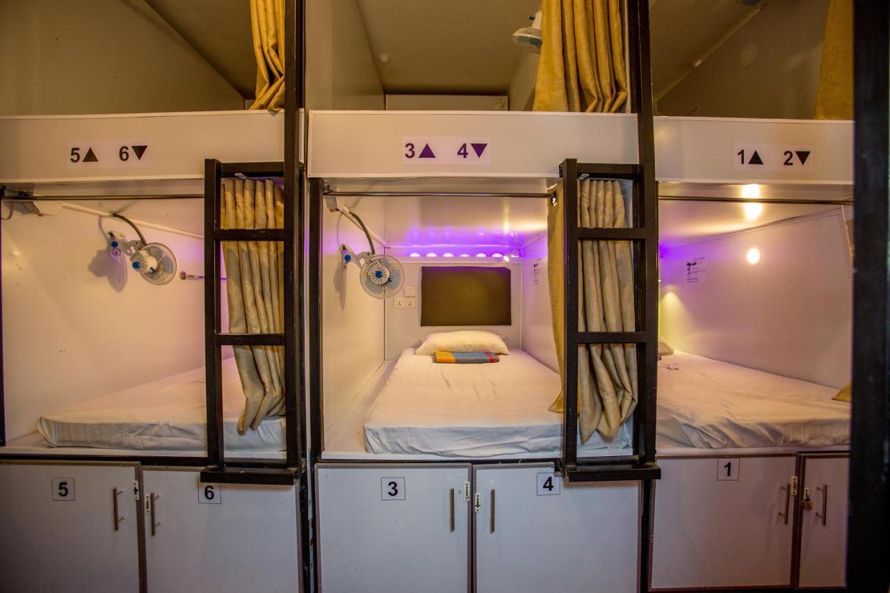 Bunk Planet Kandy Exterior foto