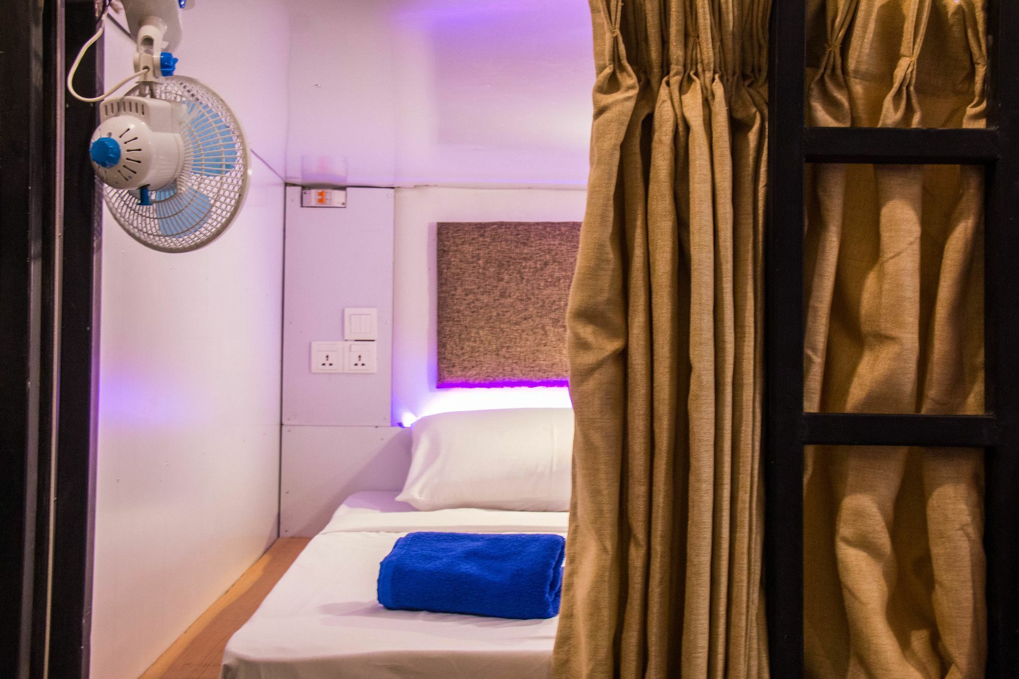 Bunk Planet Kandy Exterior foto